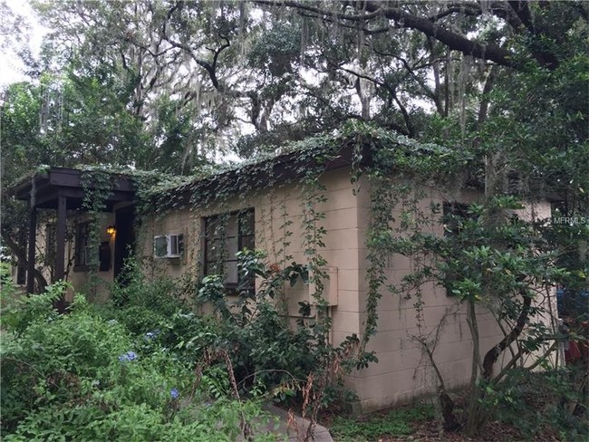 8105 W Colonial Dr in Orlando, FL - Building Photo - Building Photo