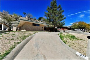 4217 Canterbury Dr in El Paso, TX - Building Photo