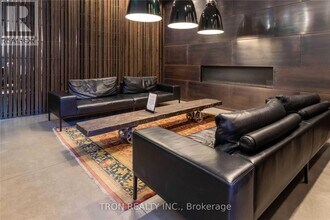 5 St Joseph St in Toronto, ON - Building Photo - Building Photo