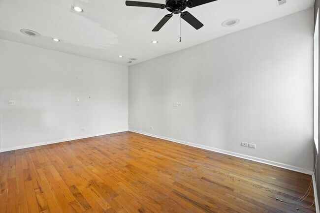 7717 N Marshfield Ave, Unit 3 in Chicago, IL - Building Photo - Building Photo