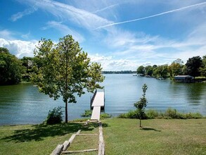 Ventana at the Lake Apartments in Hendersonville, TN - Building Photo - Building Photo