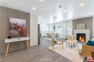 11912 Elkwood St in Los Angeles, CA - Building Photo