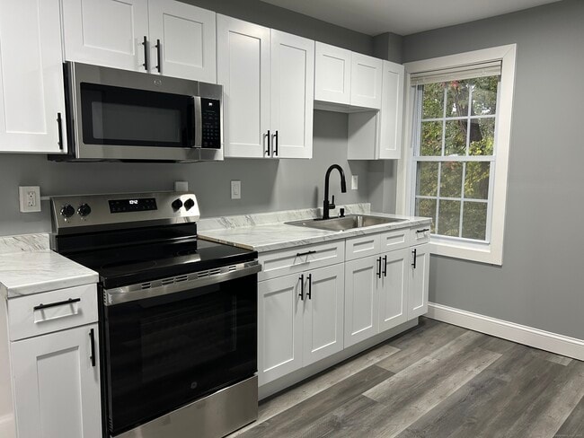 92 Boswell Ave in Norwich, CT - Foto de edificio - Building Photo