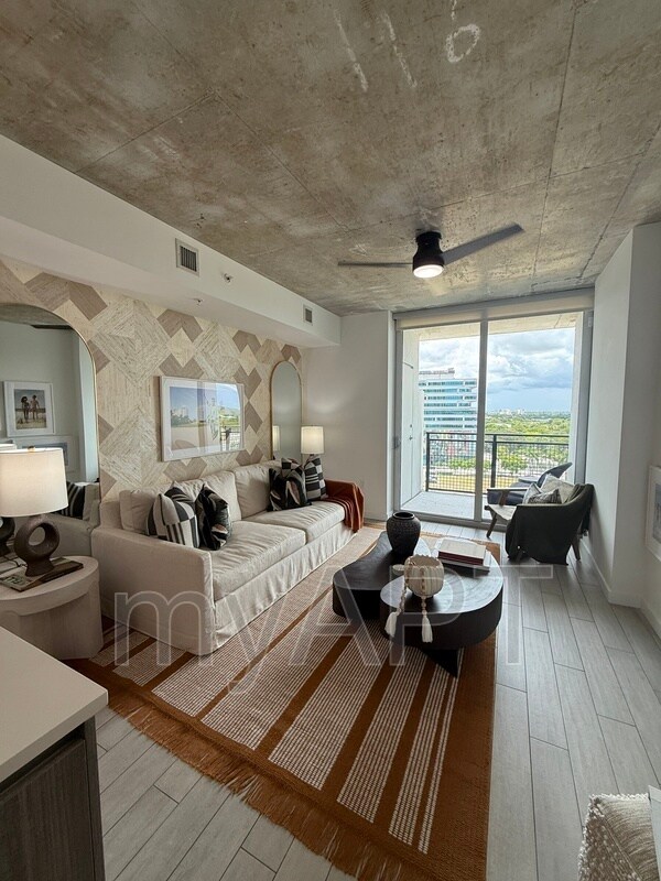 3111 Midtown Blvd in Miami, FL - Building Photo - Building Photo