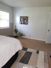 609 11th St S, Unit Two bedrooms in Hudson, WI - Building Photo - Building Photo