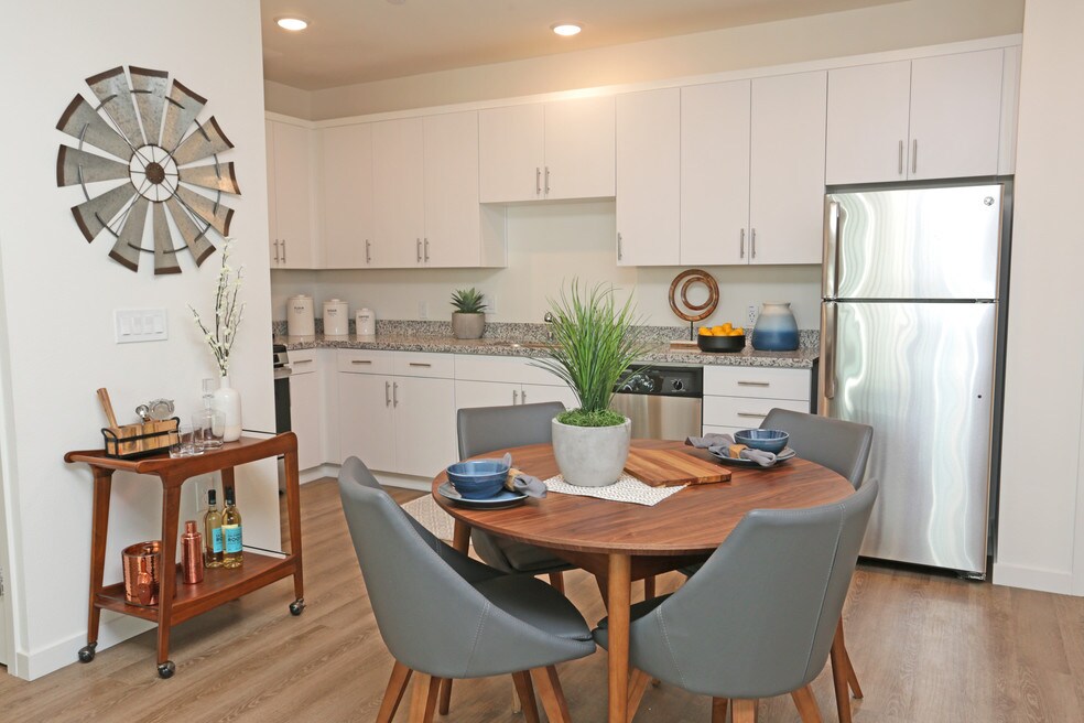 1929 Park St Apartments and Nearby Paso Robles Apartments