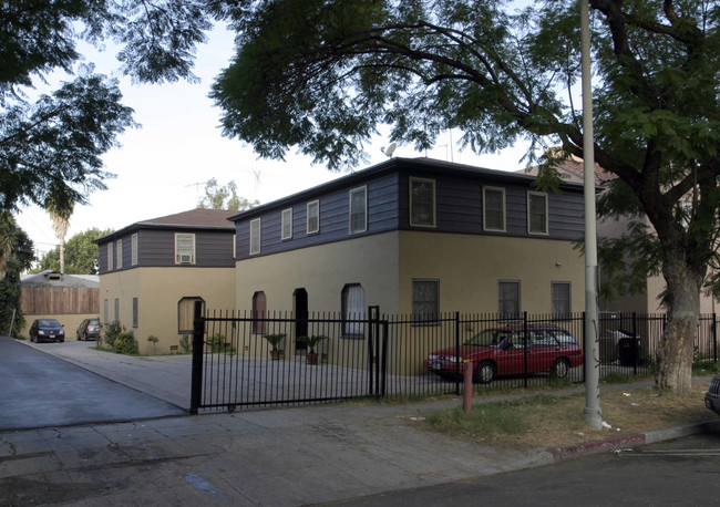 155 S Westmoreland Ave in Los Angeles, CA - Foto de edificio - Building Photo