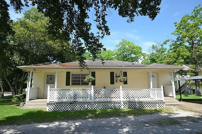 135 1st St in Sugar Land, TX - Building Photo - Building Photo