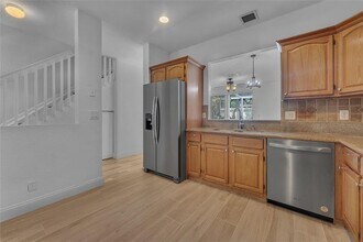 5509 NW 90th Ave in Sunrise, FL - Foto de edificio - Building Photo