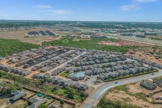 Creek 27 in San Angelo, TX - Foto de edificio - Building Photo