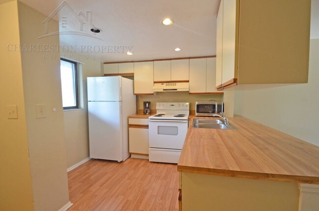 2186 Bees Ferry Rd-Unit -H in Charleston, SC - Building Photo - Building Photo