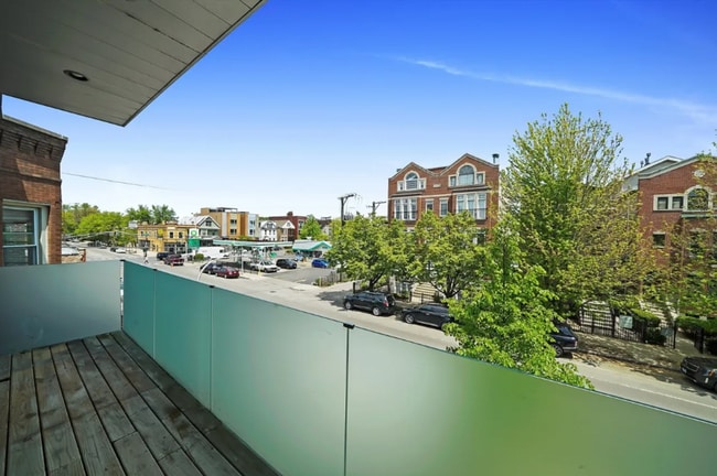 2738 N Southport Ave in Chicago, IL - Building Photo - Building Photo