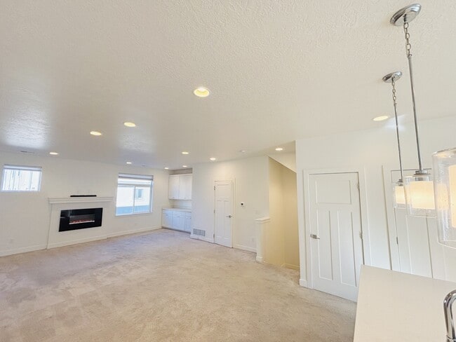 3883 Komenda Ct
