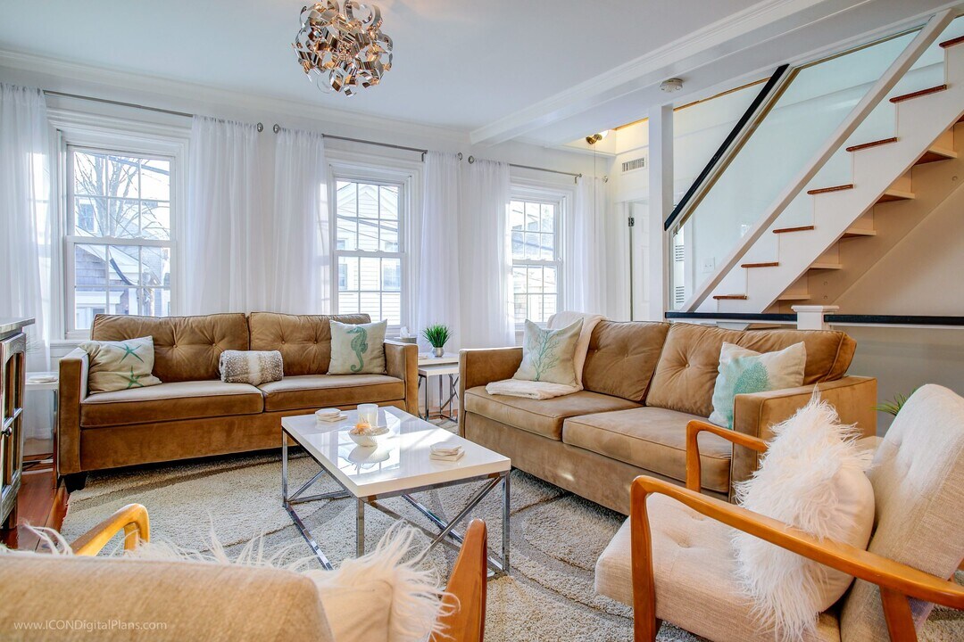38 Pope St in Newport, RI - Building Photo