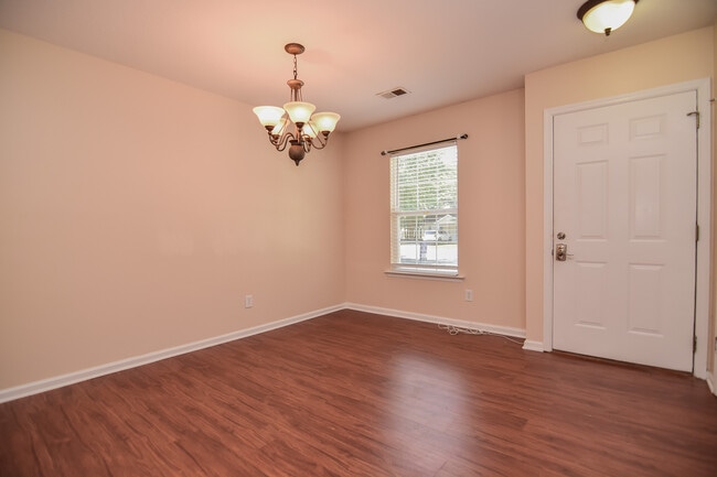 7898 Montview Rd in North Charleston, SC - Building Photo - Building Photo