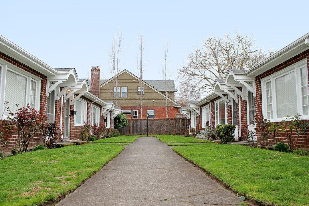 1011 NE Tillamook St in Portland, OR - Building Photo