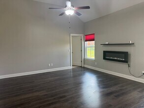 5706 Hidden Creek in Smyrna, TN - Foto de edificio - Building Photo