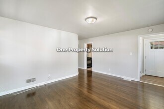 5043 Washington St in Gary, IN - Building Photo - Building Photo