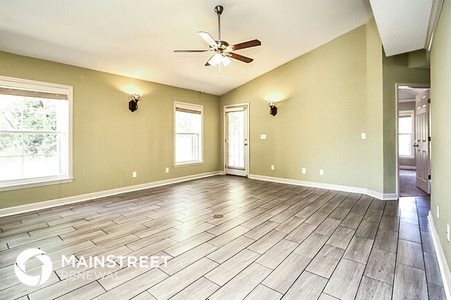 913 Redwood St in Daytona Beach, FL - Building Photo - Building Photo