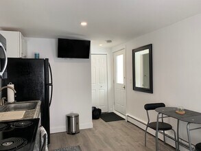 31 Bog Rd, Unit 1 in Augusta, ME - Building Photo - Building Photo