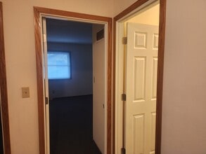 2012 MacArthur Rd, Unit c in Waukesha, WI - Building Photo - Building Photo