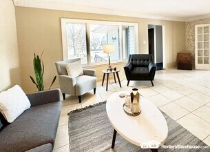 3006 Fleur Dr in Des Moines, IA - Building Photo - Building Photo