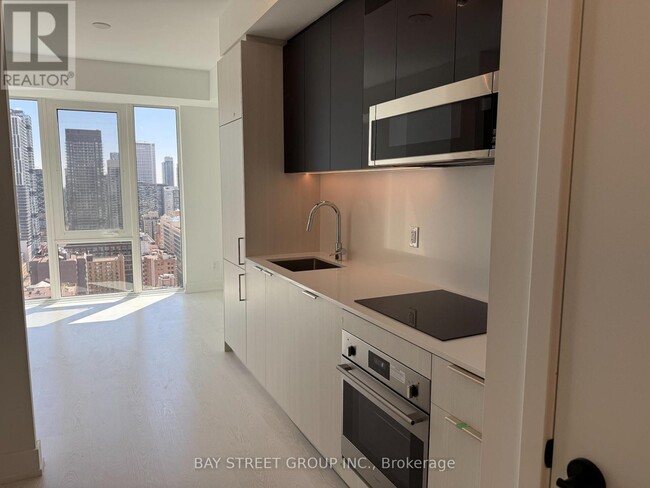 308-2308 Jarvis St in Toronto, ON - Building Photo - Building Photo