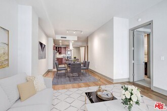 10710 Wilshire Blvd in Los Angeles, CA - Building Photo - Building Photo