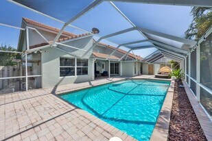 13525 Brixham St in Wellington, FL - Building Photo