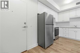 255 Northfield Dr E in Waterloo, ON - Building Photo - Building Photo