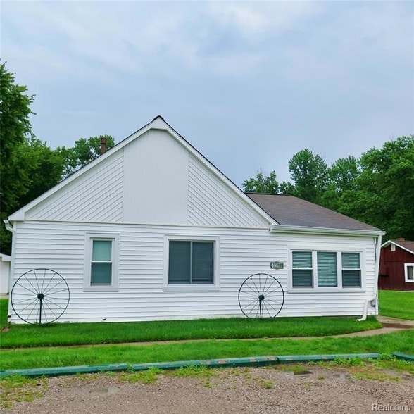 property at 48677 Sugarbush Rd