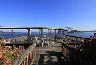 Edgewater Apartments in Seattle, WA - Building Photo - Building Photo