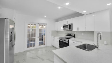 1917 SW 107th Ave, Unit 108 in Miami, FL - Building Photo - Building Photo