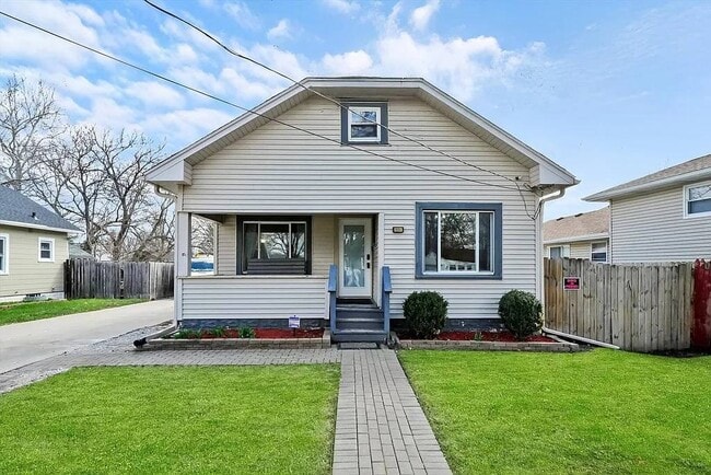 property at 1054 Pearl St