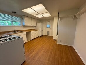 9502 Yerba Buena Ave in Santa Margarita, CA - Building Photo - Building Photo