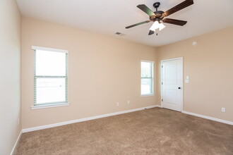 185 Cypress Point Rd in Oakland, TN - Building Photo - Building Photo
