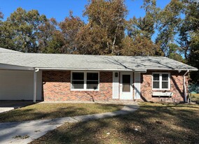 2946 Bolton Rd in Charleston, SC - Foto de edificio - Building Photo