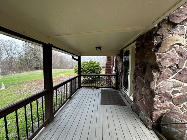 2071 Dewey Rd in Ashtabula, OH - Building Photo - Building Photo