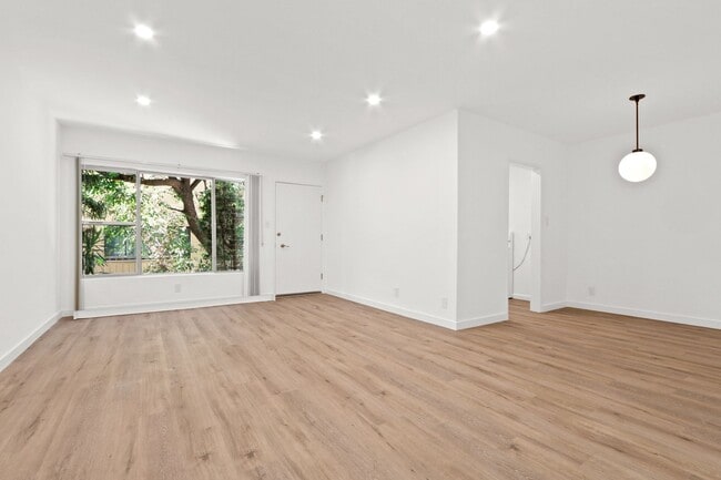 943 6th St in Santa Monica, CA - Building Photo - Building Photo