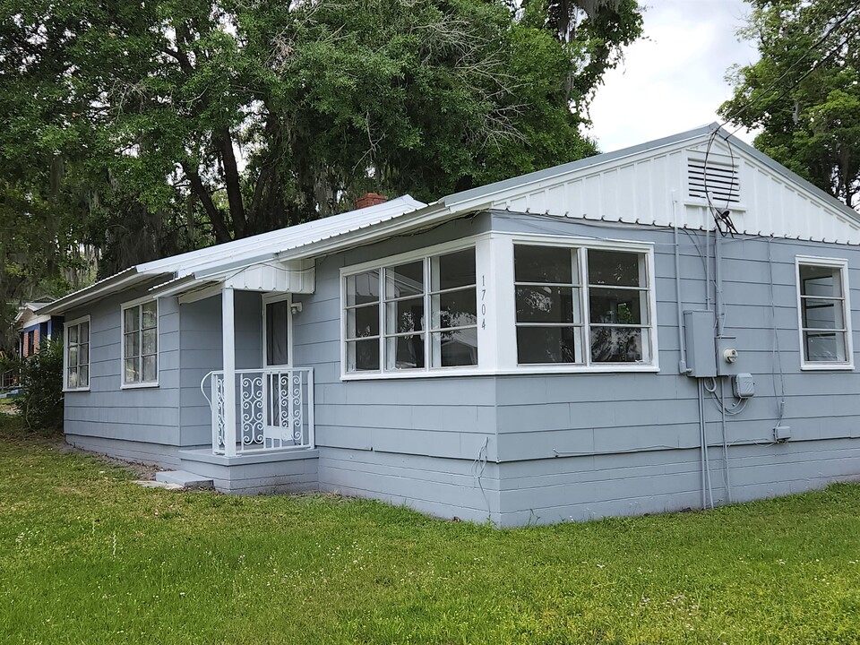 1704 Gillis St in Palatka, FL - Building Photo