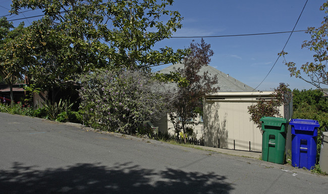 454-456 Alhambra St in Crockett, CA - Foto de edificio - Building Photo