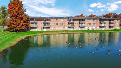 The Ridge Apartments in Merrillville, IN - Foto de edificio - Building Photo