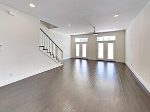 324 Templeton Dr in Fort Worth, TX - Foto de edificio - Building Photo