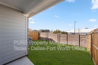 241 Berthe Ct in Cedar Hill, TX - Building Photo - Building Photo