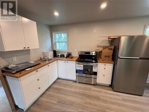 1654 Martindale St in Windsor, ON - Building Photo - Building Photo