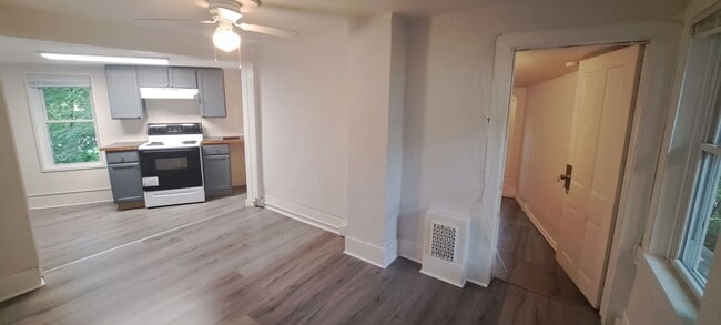 143 S Aurora St in Ithaca, NY - Building Photo - Building Photo