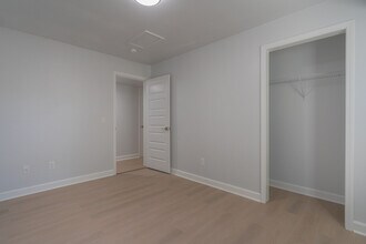 208 Wharton St in Blacksburg, VA - Foto de edificio - Building Photo