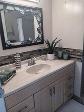 2821 Somerset Dr in Lauderdale Lakes, FL - Building Photo - Building Photo