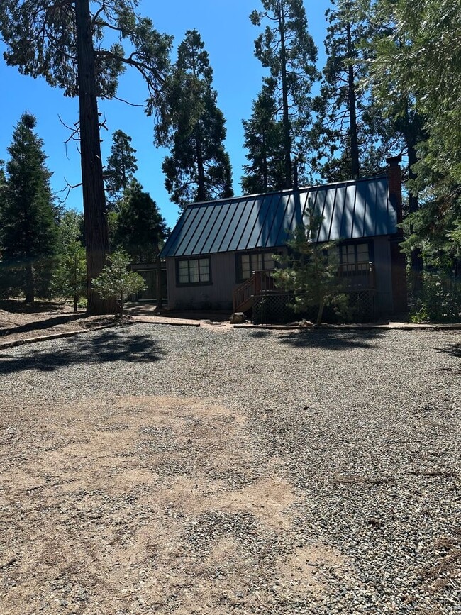 25747 CA-189 in Lake Arrowhead, CA - Building Photo - Building Photo