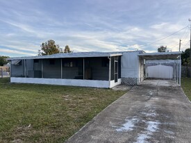 3209 Norfolk St in Mims, FL - Building Photo
